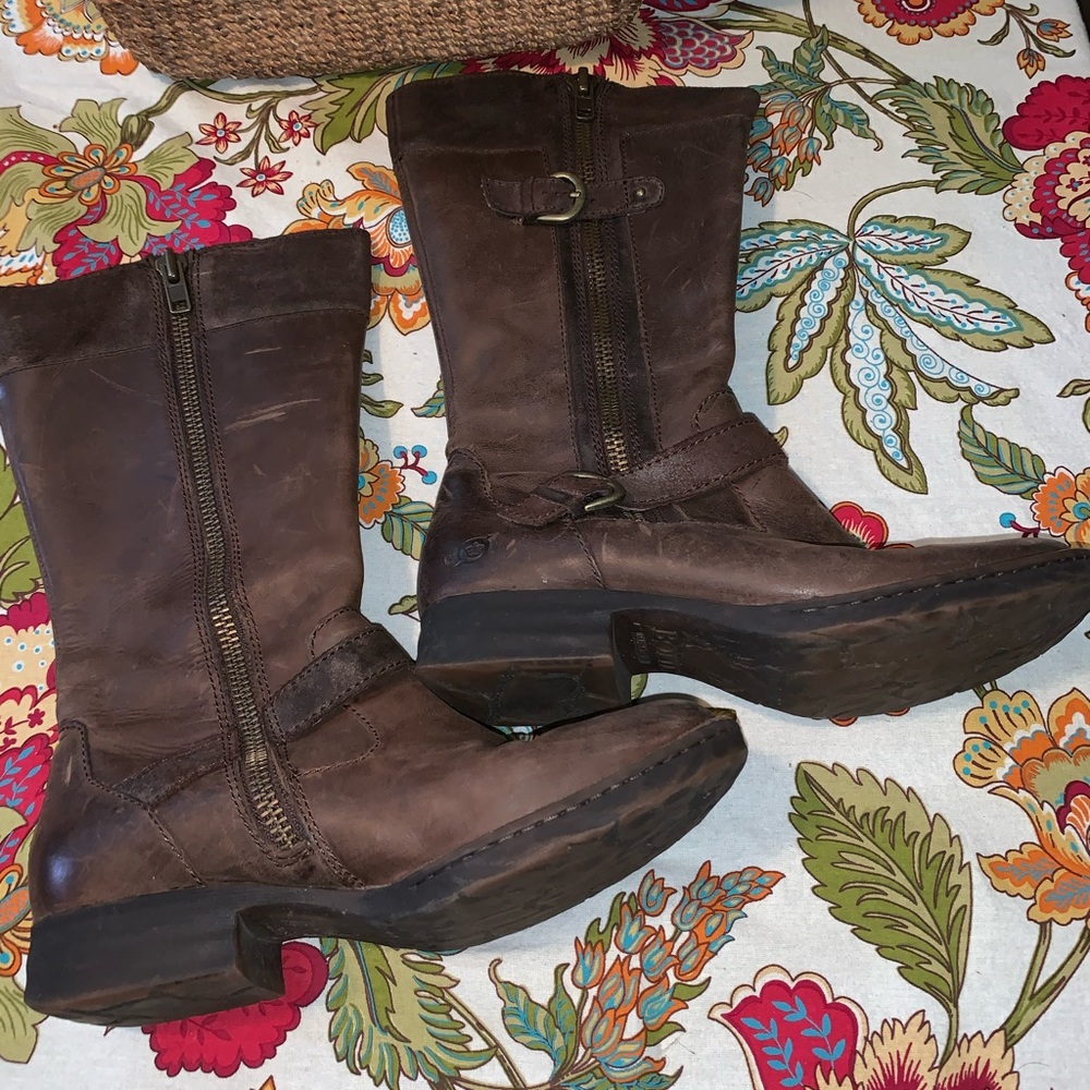 Born women’s 7.5 brown riding boots
